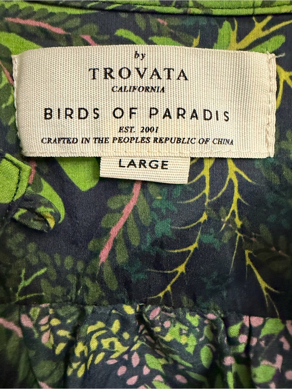 Trovata Birds of paradis Bailey Blouse Floral-Print V-Neck - Picture 7 of 7